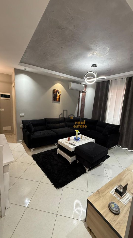 In affitto, Appartamento 3+1, Giardino Botanico, Tirana - 550€ | 92 m²