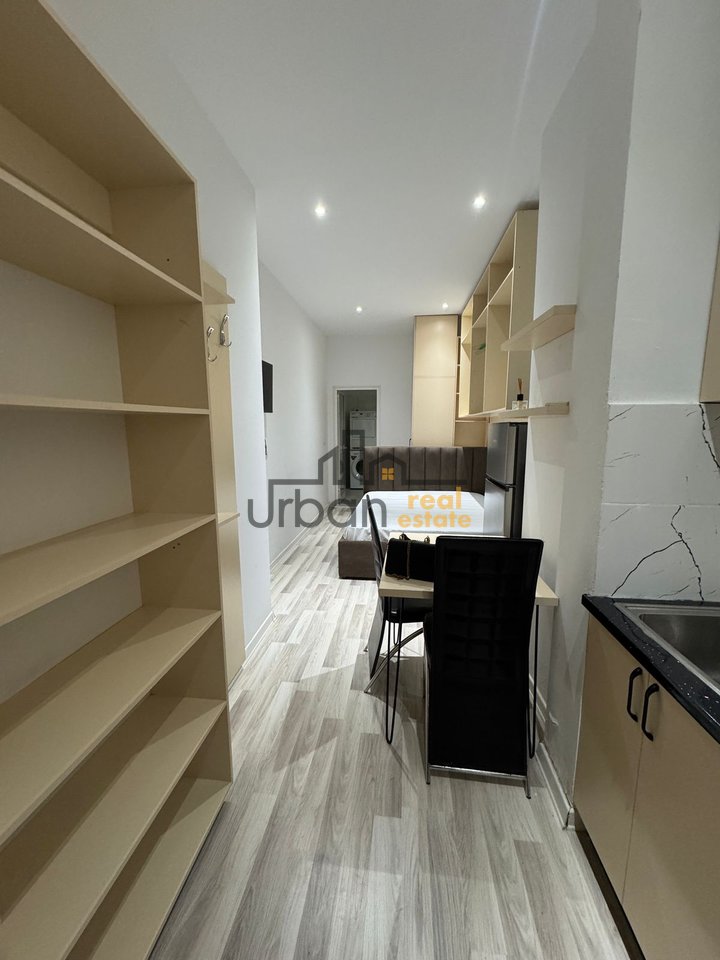 In affitto, monolocale, Via Barricades, Tirana - €420 | 45 m²