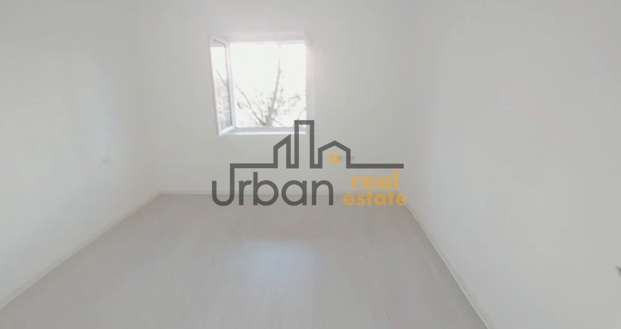 Qera, Zyrë,  Ish Blloku, Tiranë – 70,000 Lekë | 50 m²