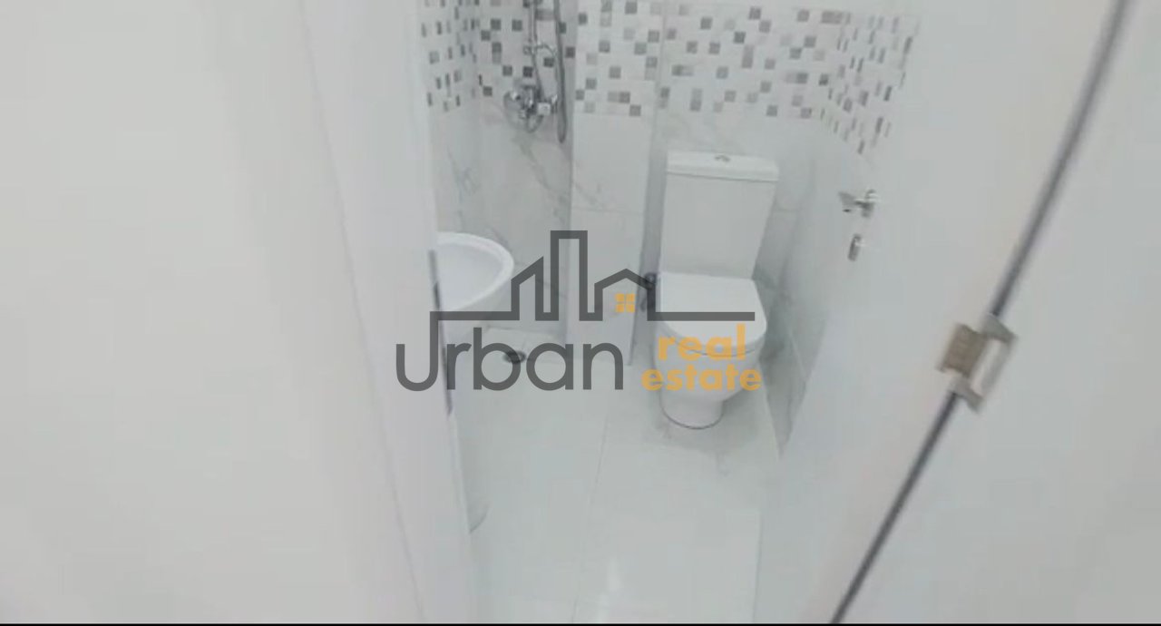 Qera, Zyrë,  Ish Blloku, Tiranë – 70,000 Lekë | 50 m²