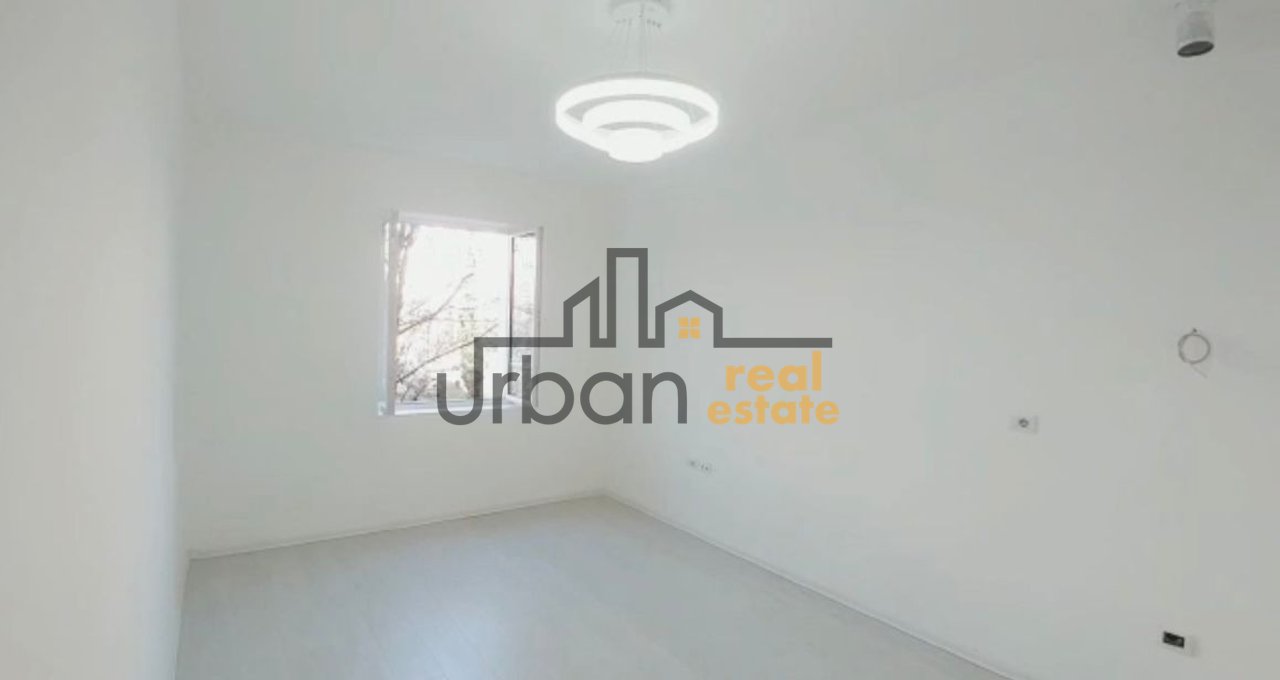 Qera, Zyrë,  Ish Blloku, Tiranë – 70,000 Lekë | 50 m²