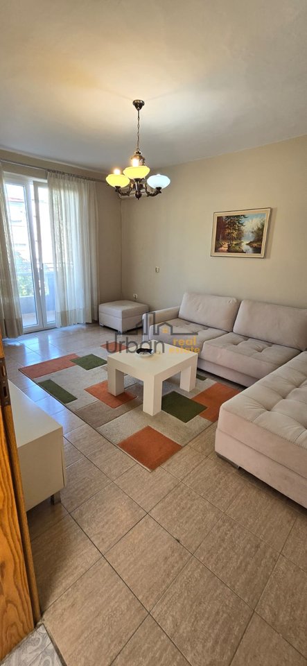 Shitet, Apartament 1+1+ Kuzhinë e Vecuar, Rruga Muhamet Gjollesha , Tiranë - 158.000 Euro| 65 m²