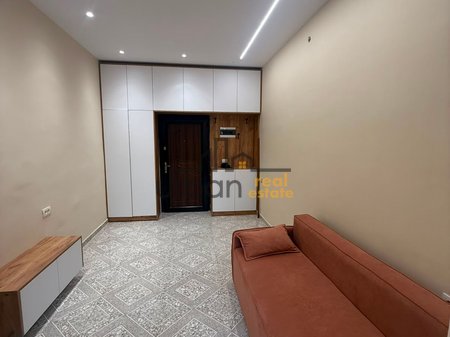 Qera, Garsoniere , Pranë Shkollës “Besnik Sykja”, Tiranë -  35.000 Lekë| 40 m²