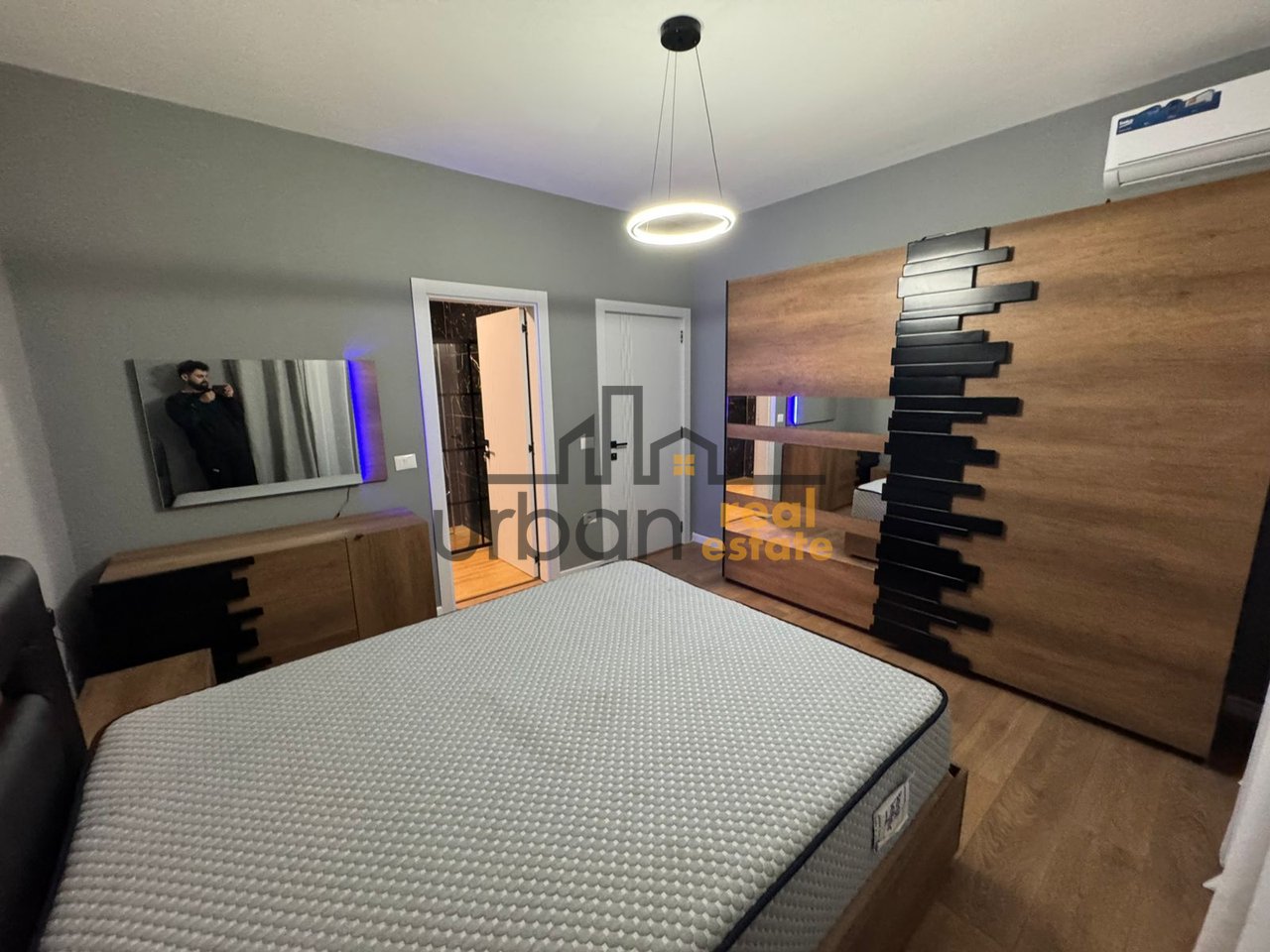 Qera, Apartament 2+1 , Kopshtin Botanik , Tiranë - 1100€ | 120 m²