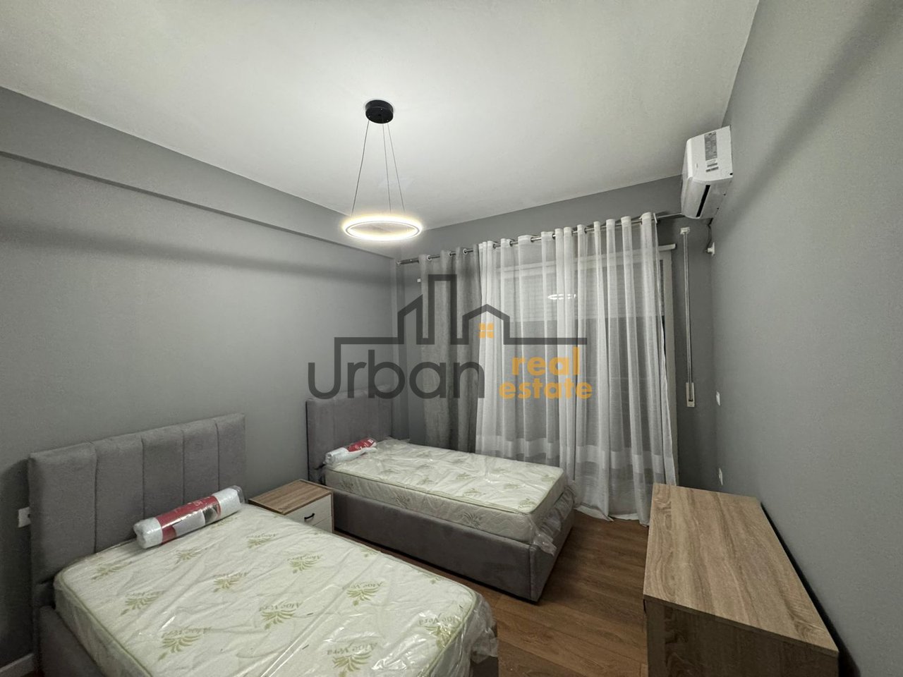 Qera, Apartament 2+1 , Kopshtin Botanik , Tiranë - 1100€ | 120 m²