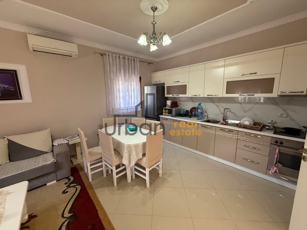 Shitet Vilë 2 kateshe te Treshi, Rruga Kastrioteve, Tiranë - 290000€ | 114 m²