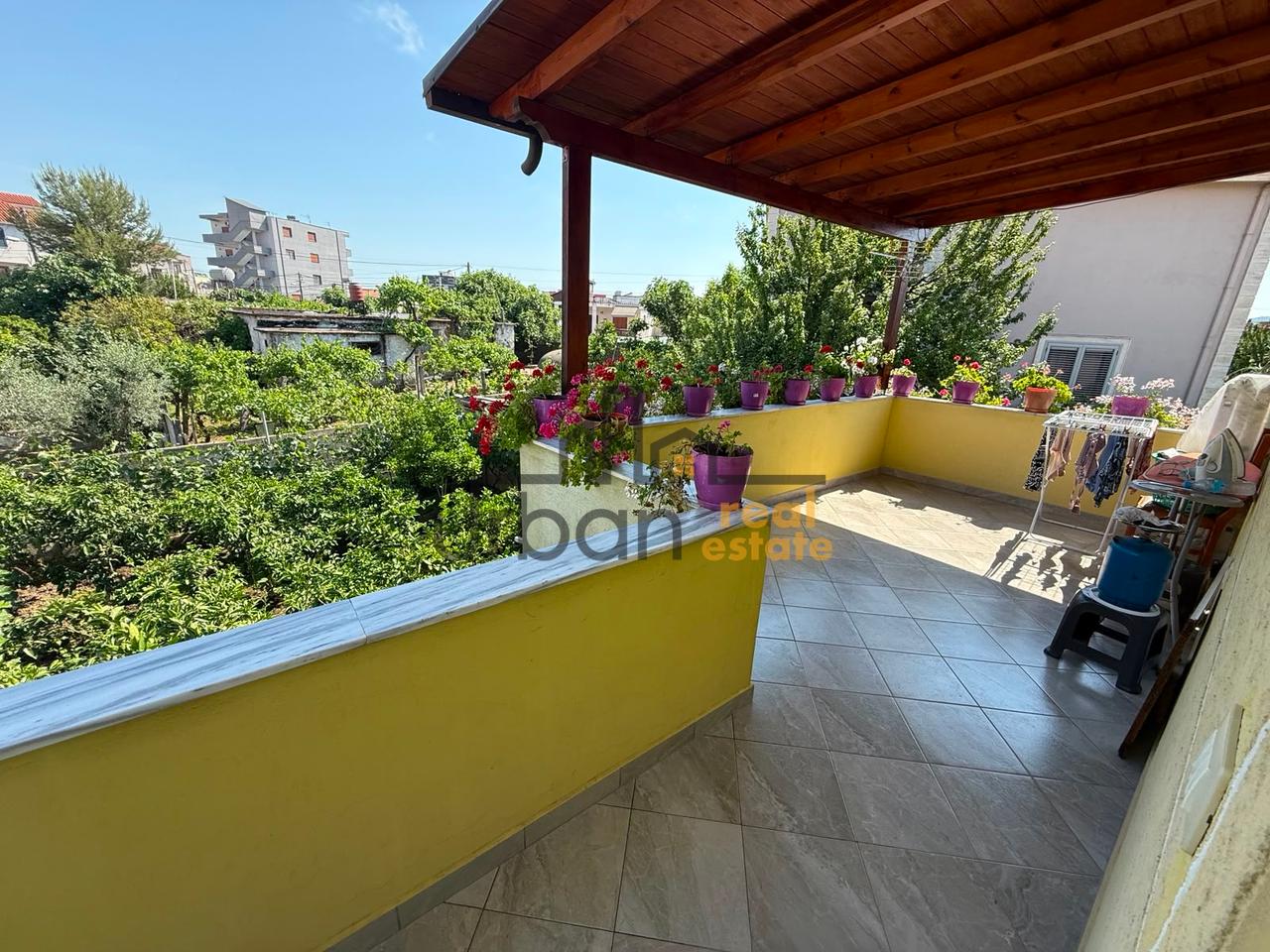 Shitet Vilë 2 kateshe te Treshi, Rruga Kastrioteve, Tiranë - 290000€ | 114 m²