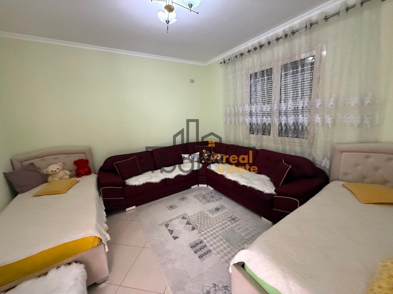 Shitet Vilë 2 kateshe te Treshi, Rruga Kastrioteve, Tiranë - 290000€ | 114 m²