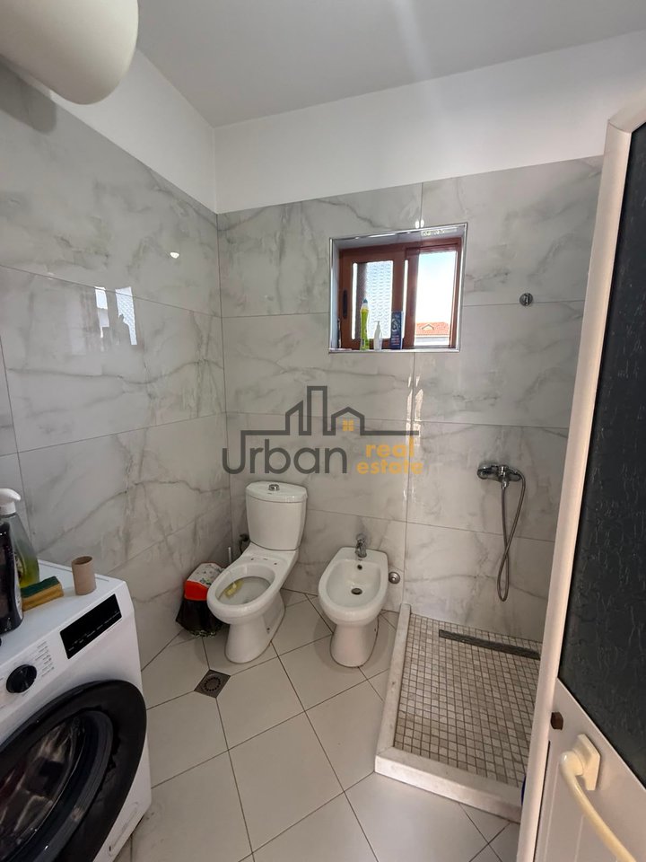 Shitet Vilë 2 kateshe te Treshi, Rruga Kastrioteve, Tiranë - 290000€ | 114 m²