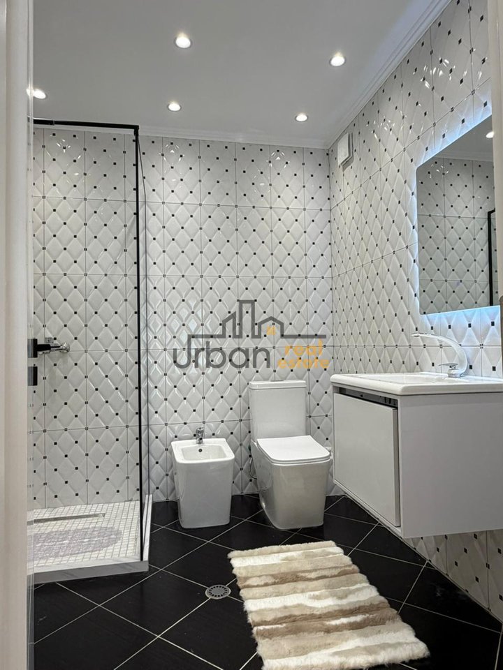 For sale, 2+1+2 Apartment, Astir, Tirana - 16,500,000 Lek| 108.7 m²