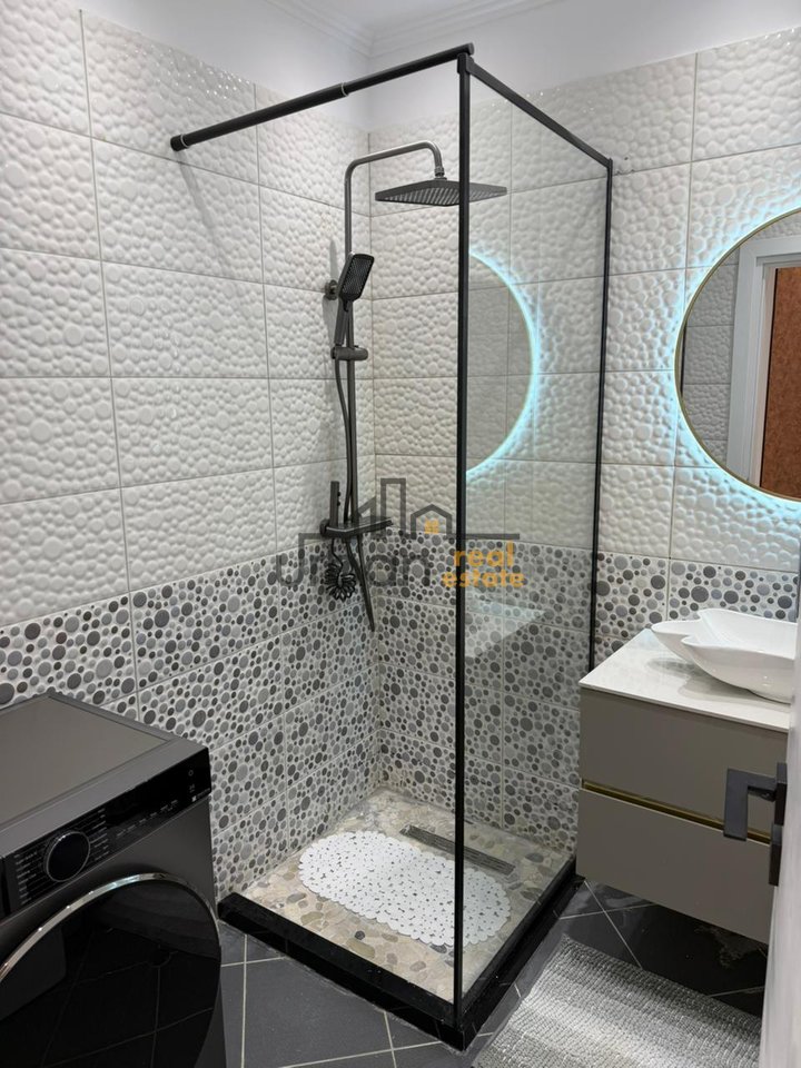 For sale, 2+1+2 Apartment, Astir, Tirana - 16,500,000 Lek| 108.7 m²
