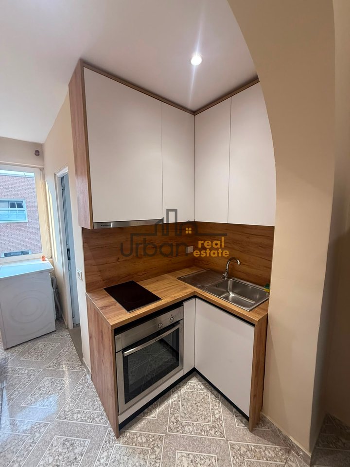 Qera, Garsoniere , Pranë Shkollës “Besnik Sykja”, Tiranë -  35.000 Lekë| 40 m²