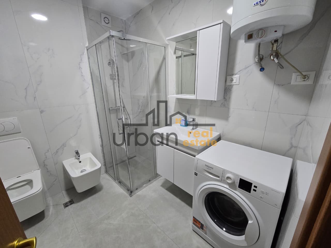 Qera,  Apartament 2+1+2, Rruga e Kosovarëve, Tiranë - 800€ | 105 m²