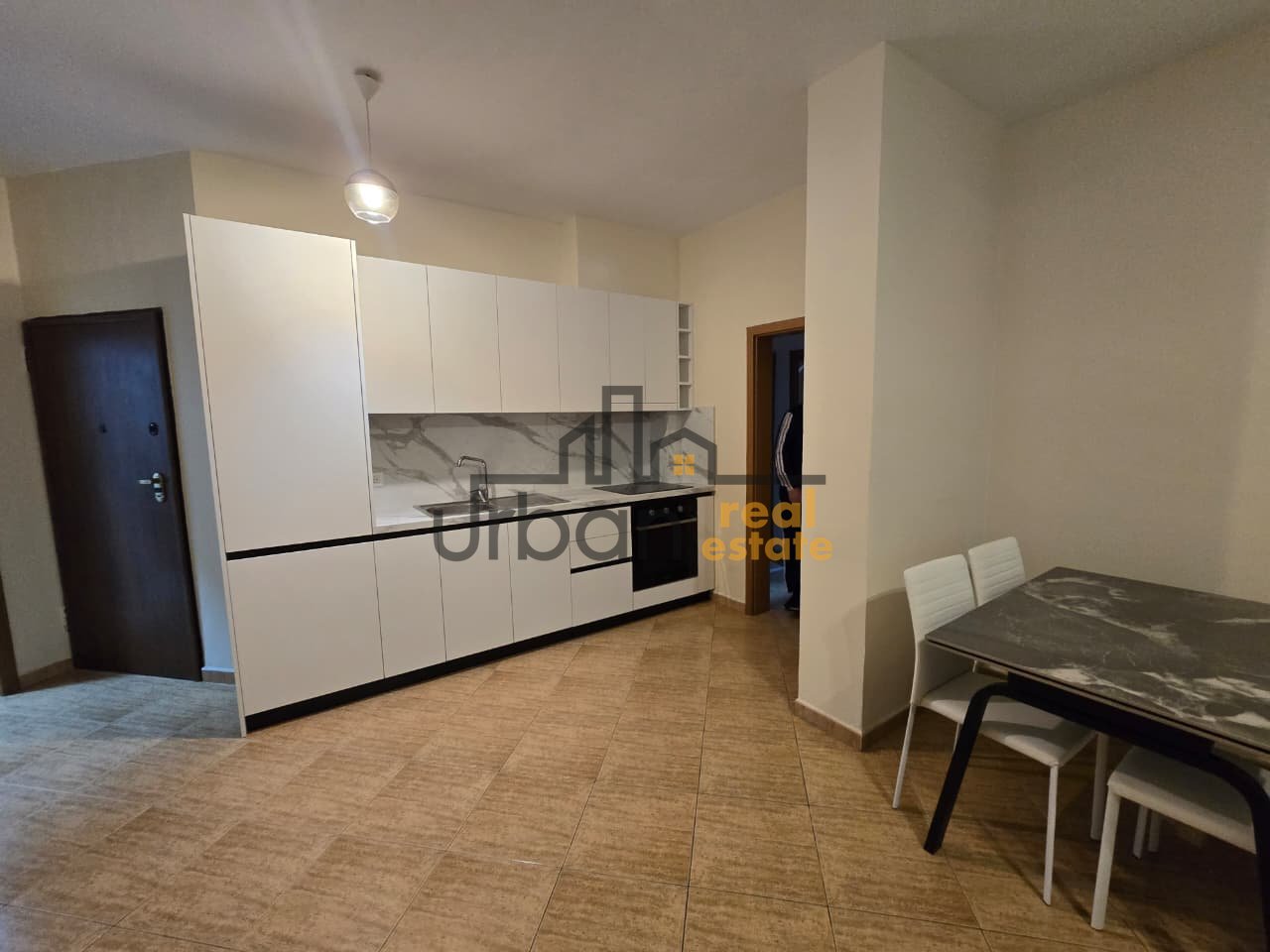 Qera,  Apartament 2+1+2, Rruga e Kosovarëve, Tiranë - 800€ | 105 m²