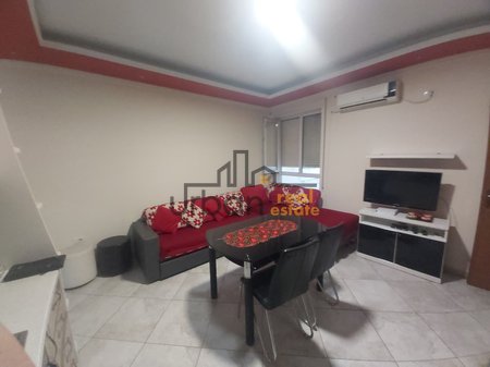 Qera, Apartament 2+1, Kopshti Zoologjik , Tiranë - 700 € | 70m²