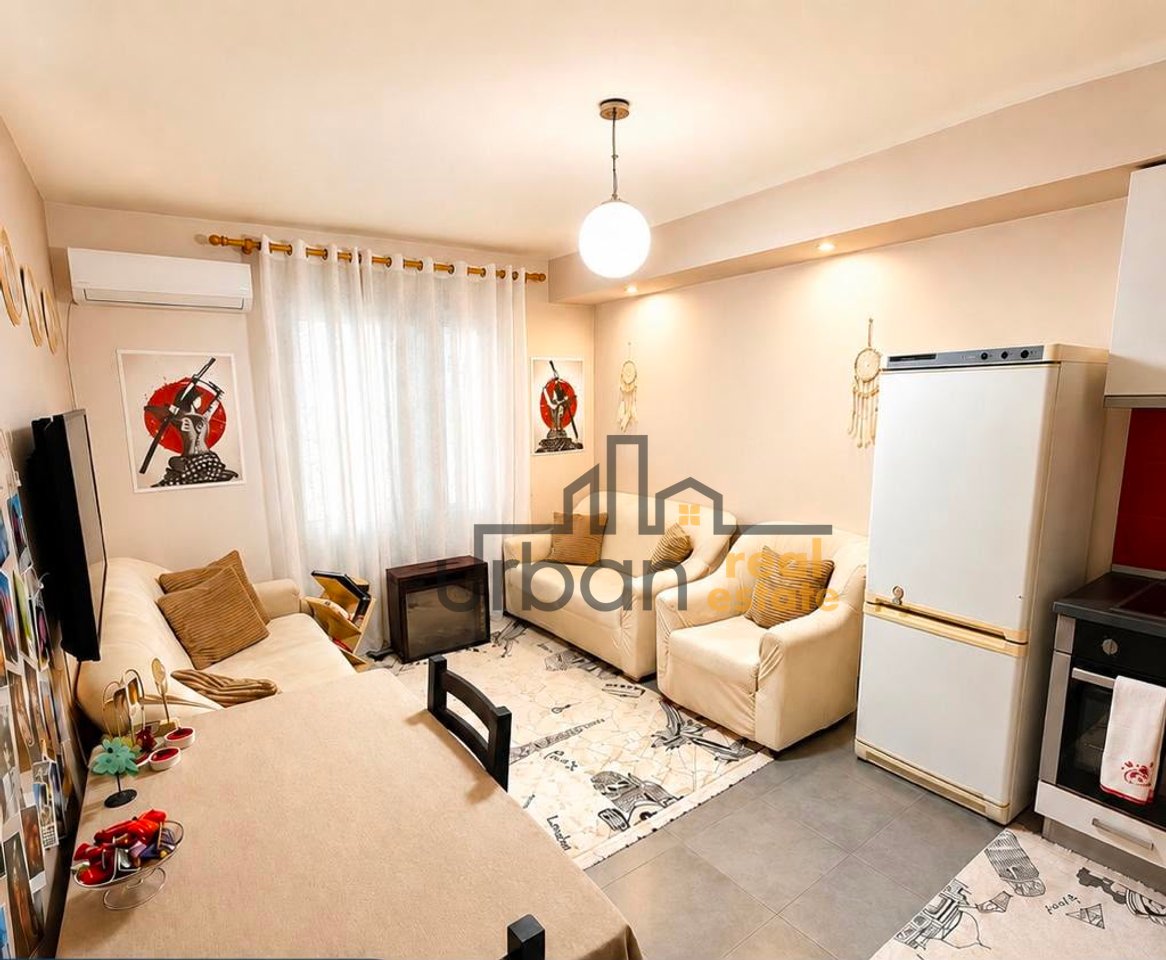 Qera, Apartament 1+1 ,Pranë Shkollës së Bashkuar, Tiranë - 45,000 Lekë | 50 m²