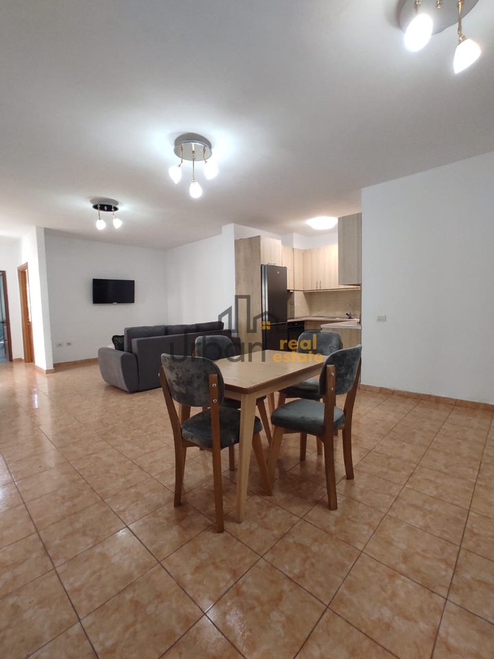 Rent, Apartment 3+1+2, Fresku, Tirana - 60,000 Lek | 120 m²