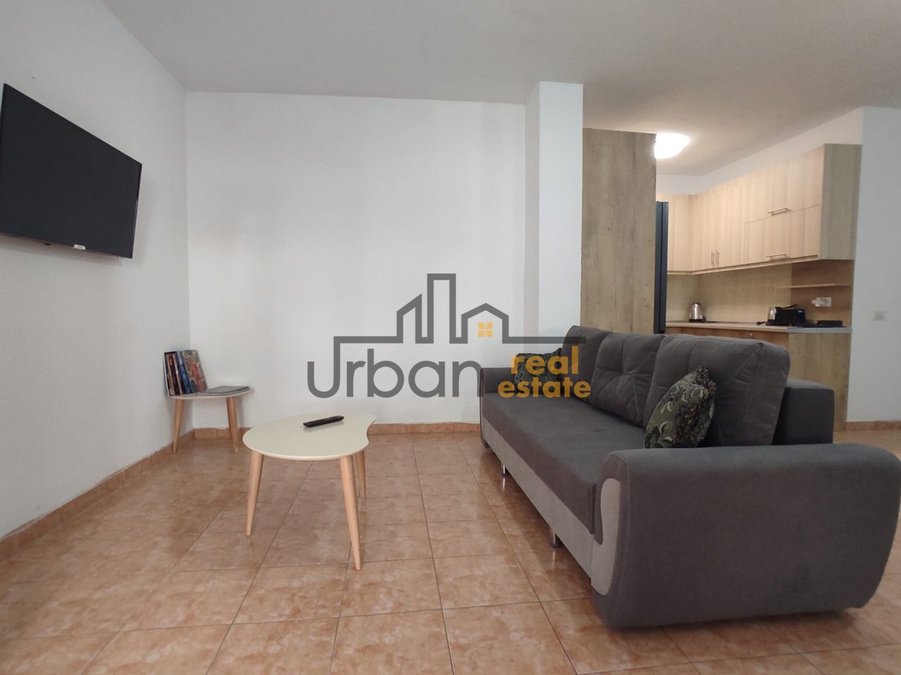Rent, Apartment 3+1+2, Fresku, Tirana - 60,000 Lek | 120 m²