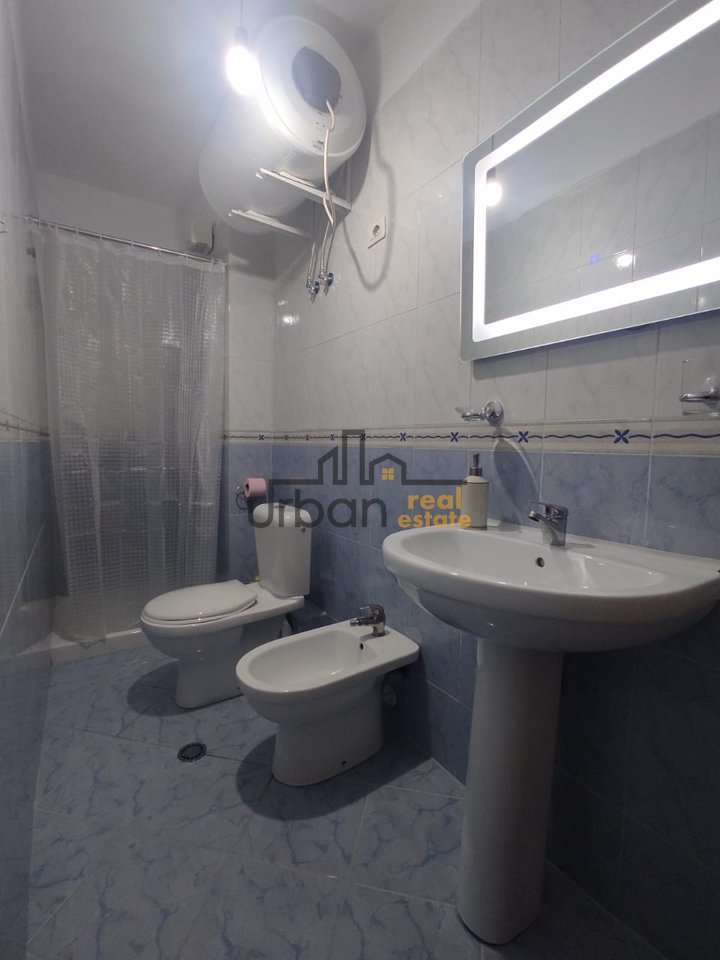 Rent, Apartment 3+1+2, Fresku, Tirana - 60,000 Lek | 120 m²