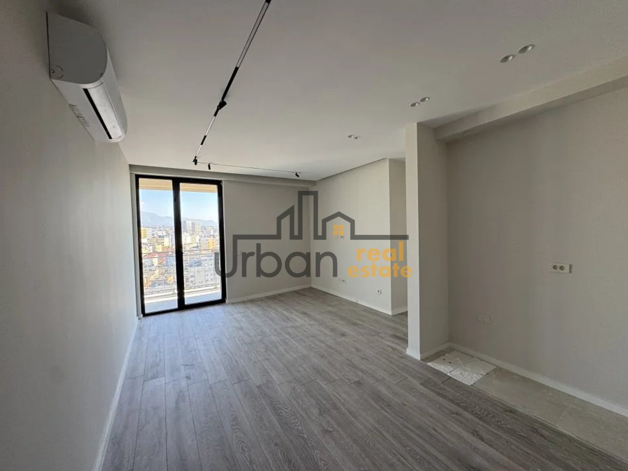 Qera, Apartament 2+1+2 ,Mine Peza , Tiranë - 1000€ | 104 m²