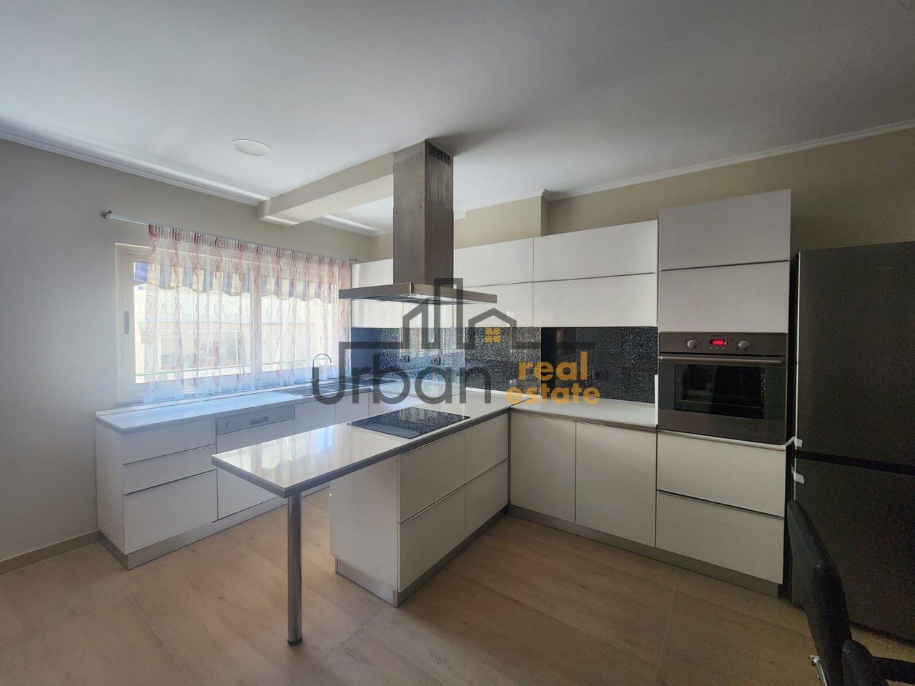 Affitto, Appartamento 2+1, Comune di Parigi, Tirana - 80.000 lek | 110 m²