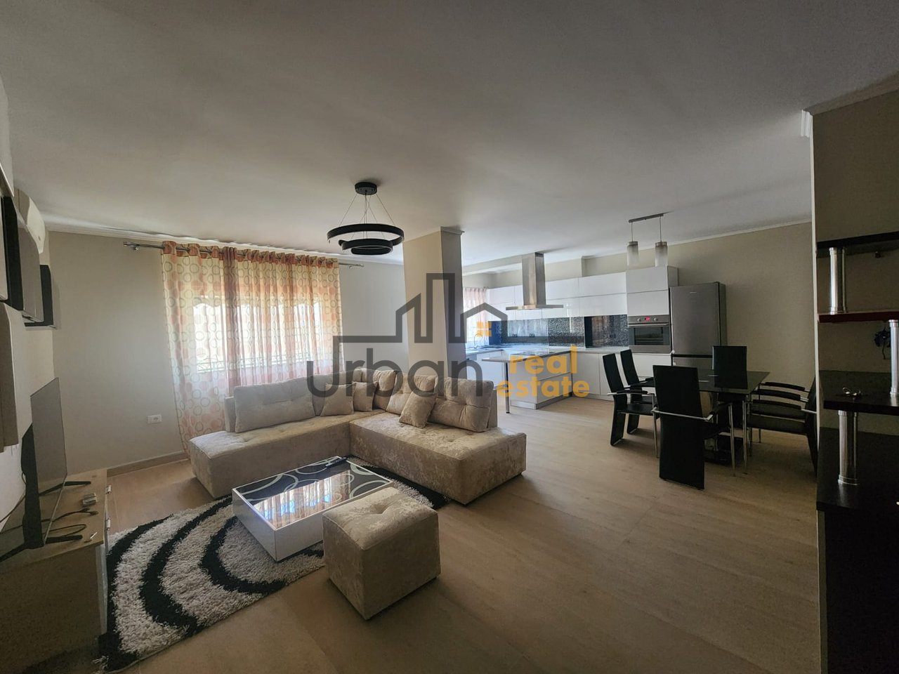 Affitto, Appartamento 2+1, Comune di Parigi, Tirana - 80.000 lek | 110 m²