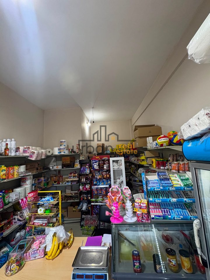 Qera, Dyqan ,Terminali Jug-Veri, Tiranë - 50.000 Lekë | 30 m²