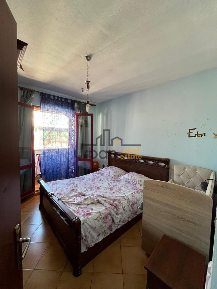 Shitet, Apartament 2+1 ,Pallatet Çabej, Tiranë - 135.000.000 Lekë | 112.2 m²