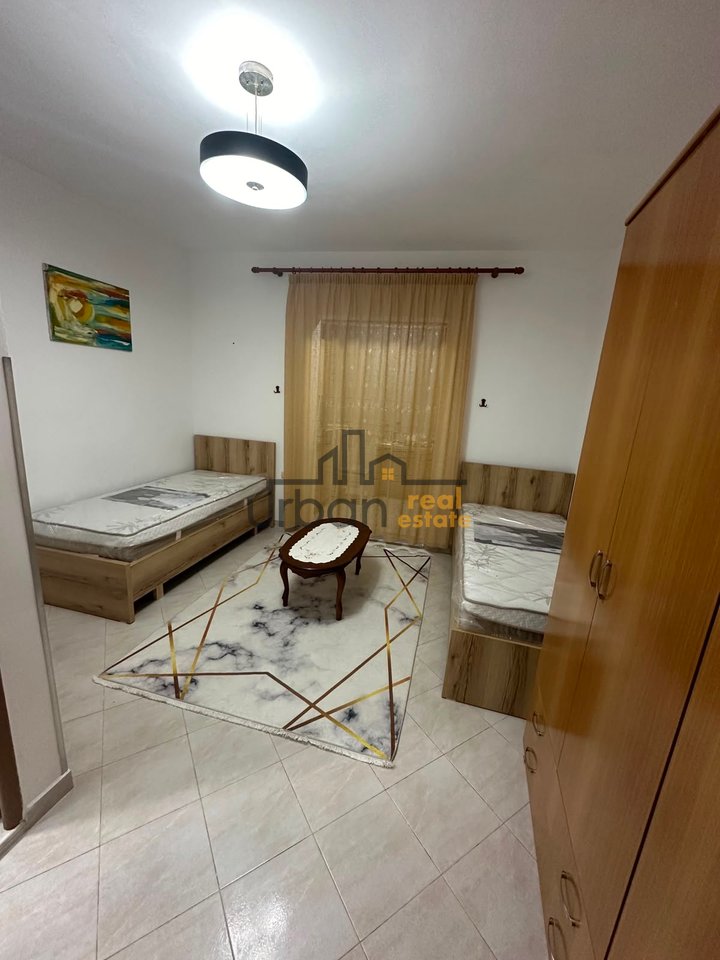 Qera, Garsoniere,  Rruga 5 Maji, Tiranë - 35.000 Lekë | 30 m²