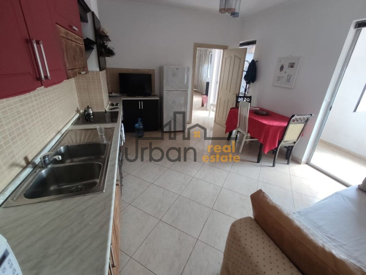 Qera,  Apartament 2+1+2,  Rruga Fortuzi, Tiranë - 70.000 Lekë | 110 m²