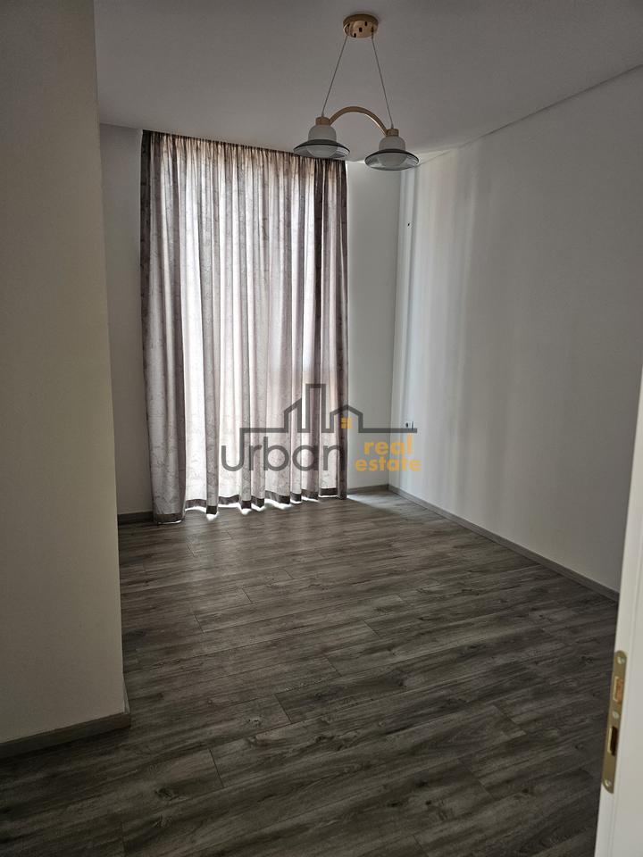 In affitto, Appartamento 2+1, Via Kavaja, Tirana - 900€ | 110 m²