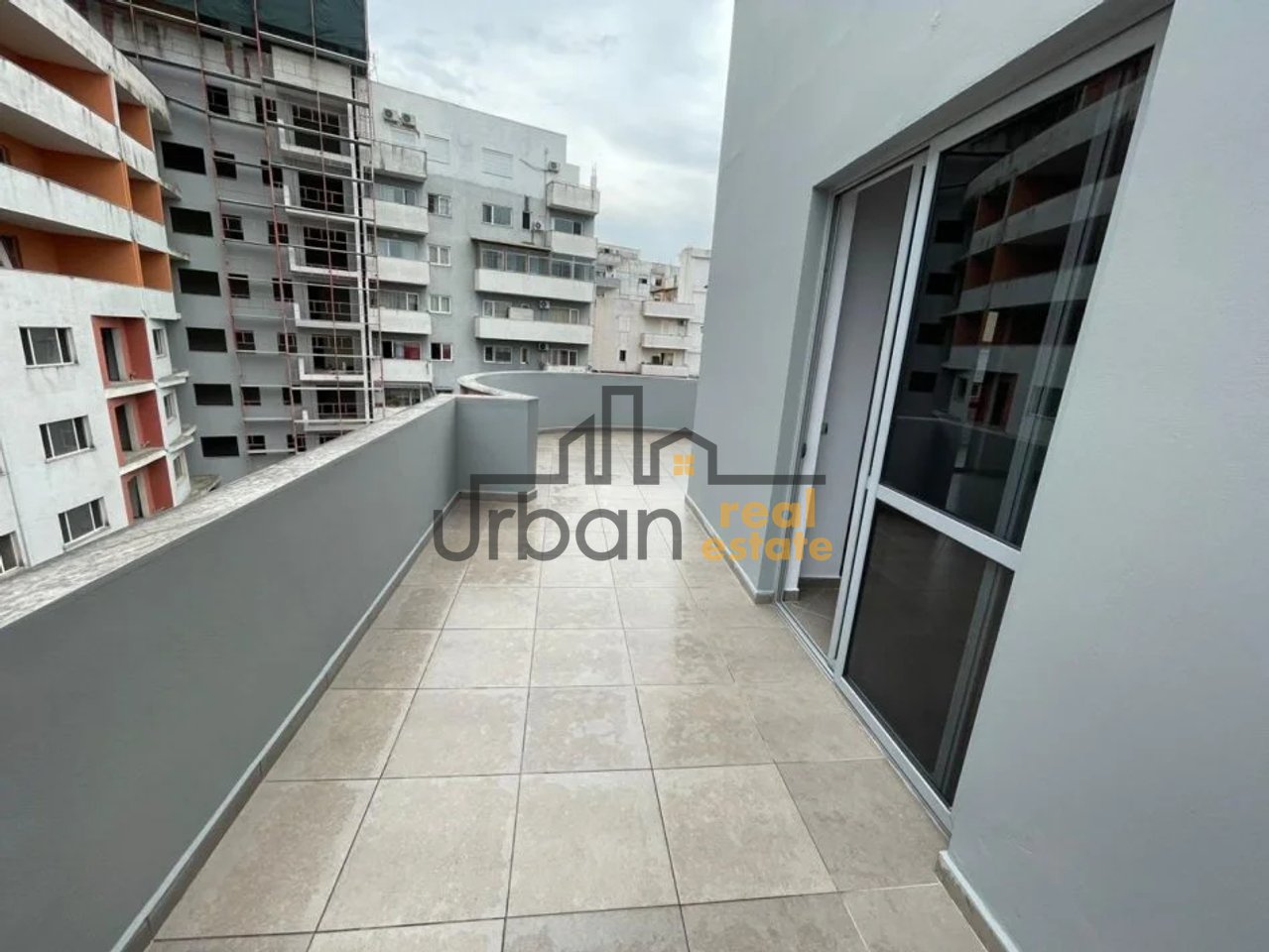 For sale, Apartment 1+1+Veranda, Yellow Buildings, Tirana - 10,000,000 Lek | 123 m²