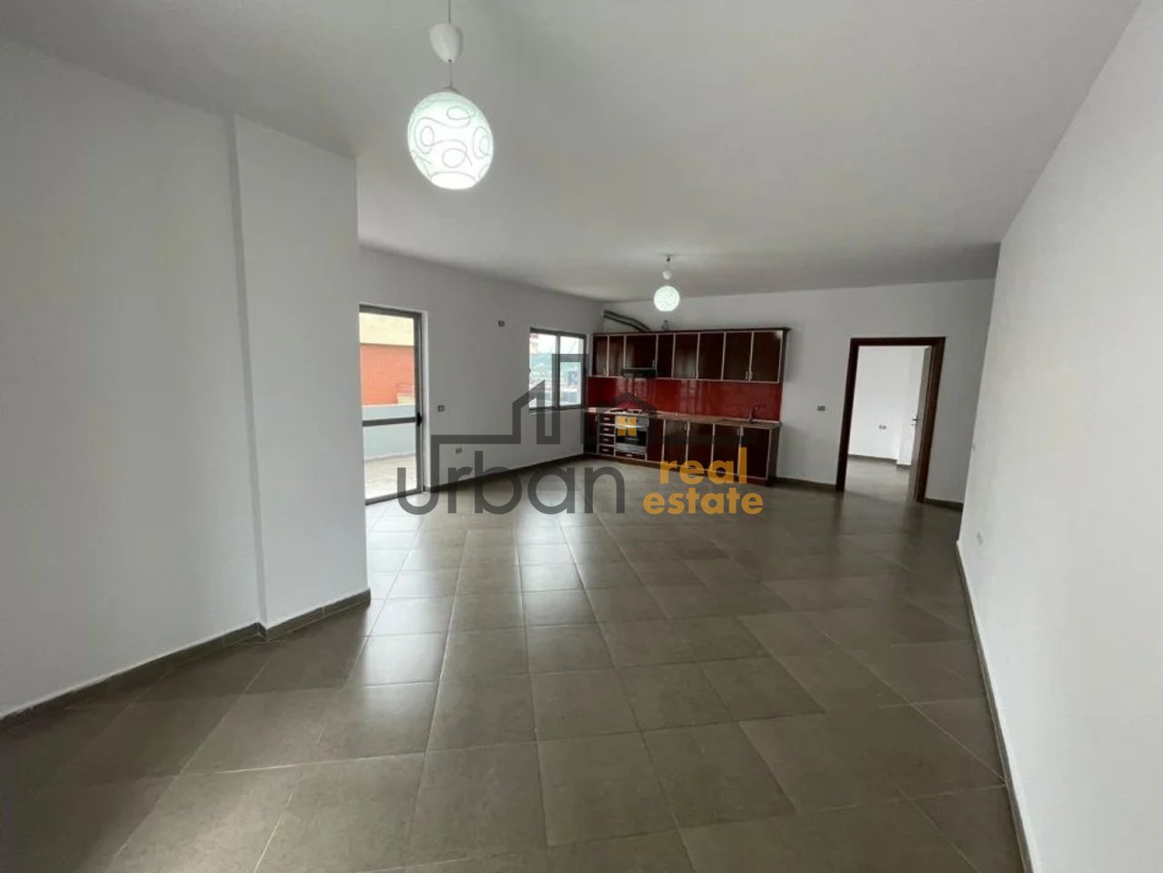 For sale, Apartment 1+1+Veranda, Yellow Buildings, Tirana - 10,000,000 Lek | 123 m²