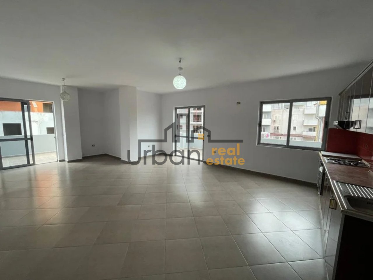 For sale, Apartment 1+1+Veranda, Yellow Buildings, Tirana - 10,000,000 Lek | 123 m²