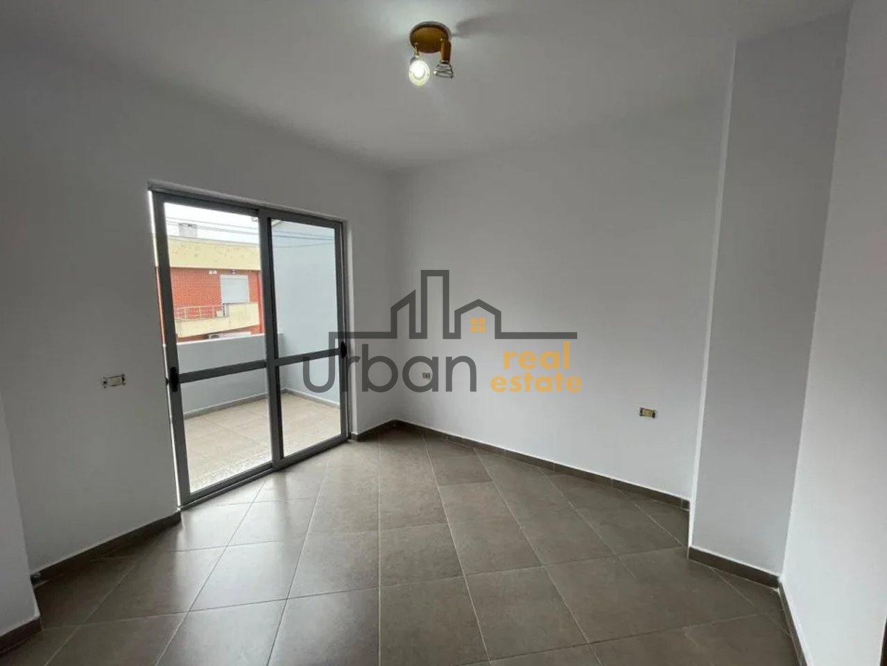 For sale, Apartment 1+1+Veranda, Yellow Buildings, Tirana - 10,000,000 Lek | 123 m²