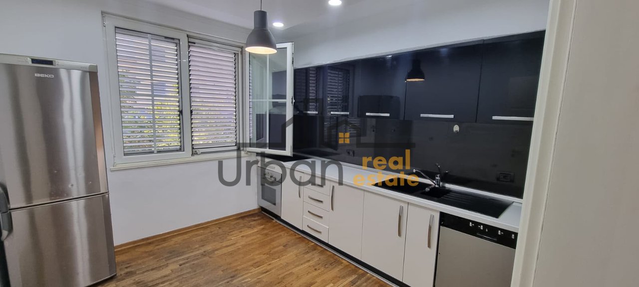 Qera,  Apartament 2+1 ,Sheshi Willson, Tiranë - 75.000 Lekë | 80 m²