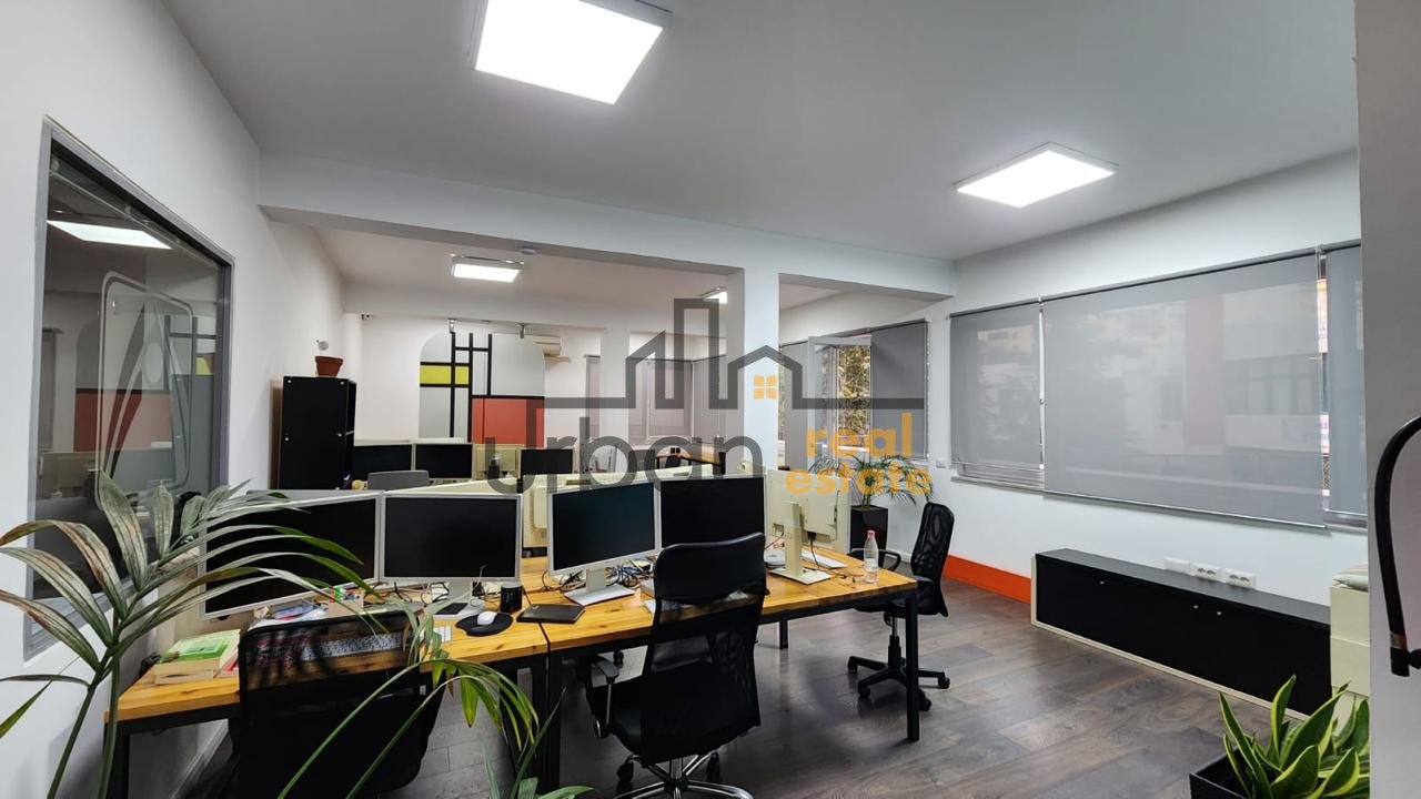 For Rent, 5-Storey Building, Former Block, Tirana - 1,500,000 Lek | 900 m²