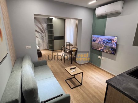 In vendita 3 monolocali + lavanderie, Mine Peza, Tirana - €255.000 | 84 m²