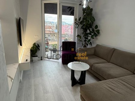 Qera, Apartament 2+1+ Post Parking, 9 Katëshet, Tiranë - 1100€ | 90 m²