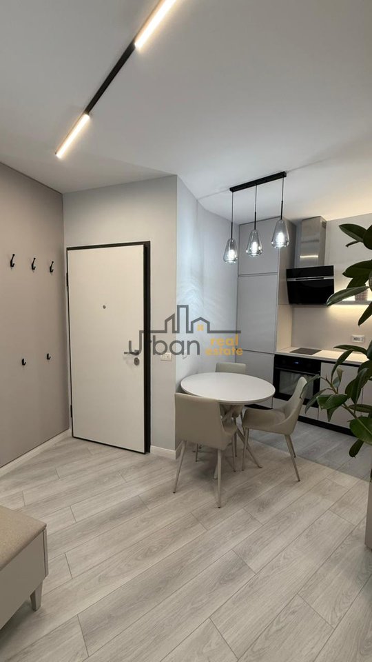 Qera, Apartament 2+1+ Post Parking, 9 Katëshet, Tiranë - 1100€ | 90 m²