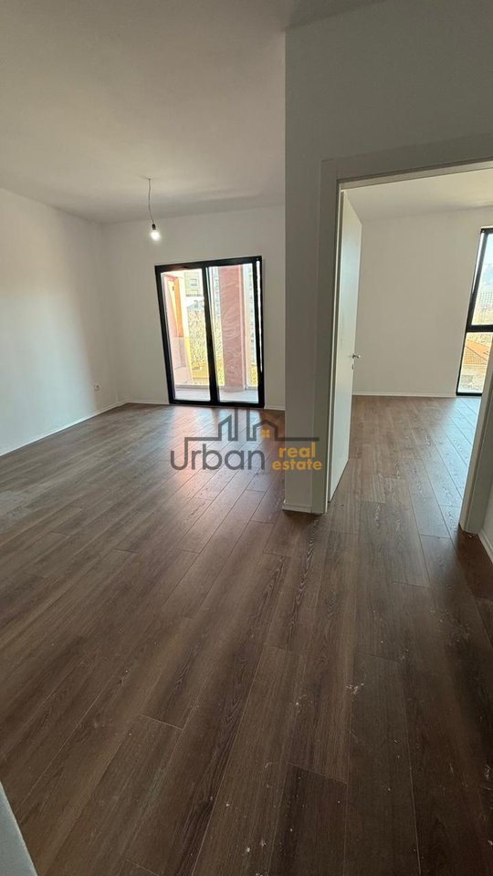 In affitto, appartamento 1+1, via Bogdaneve, Tirana - €1000 | 83 m²