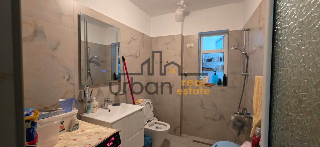 Shitet, Apartament 4+1+2 ,Ali Demi, Tiranë - 180000€ | 120 m²