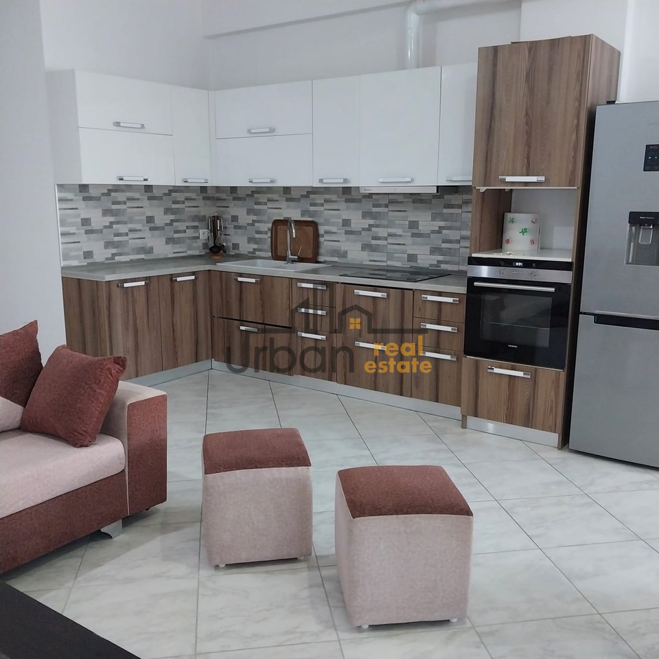 Qera, Apartament 2+1, Fresku, Tiranë - 400€ | 102 m²