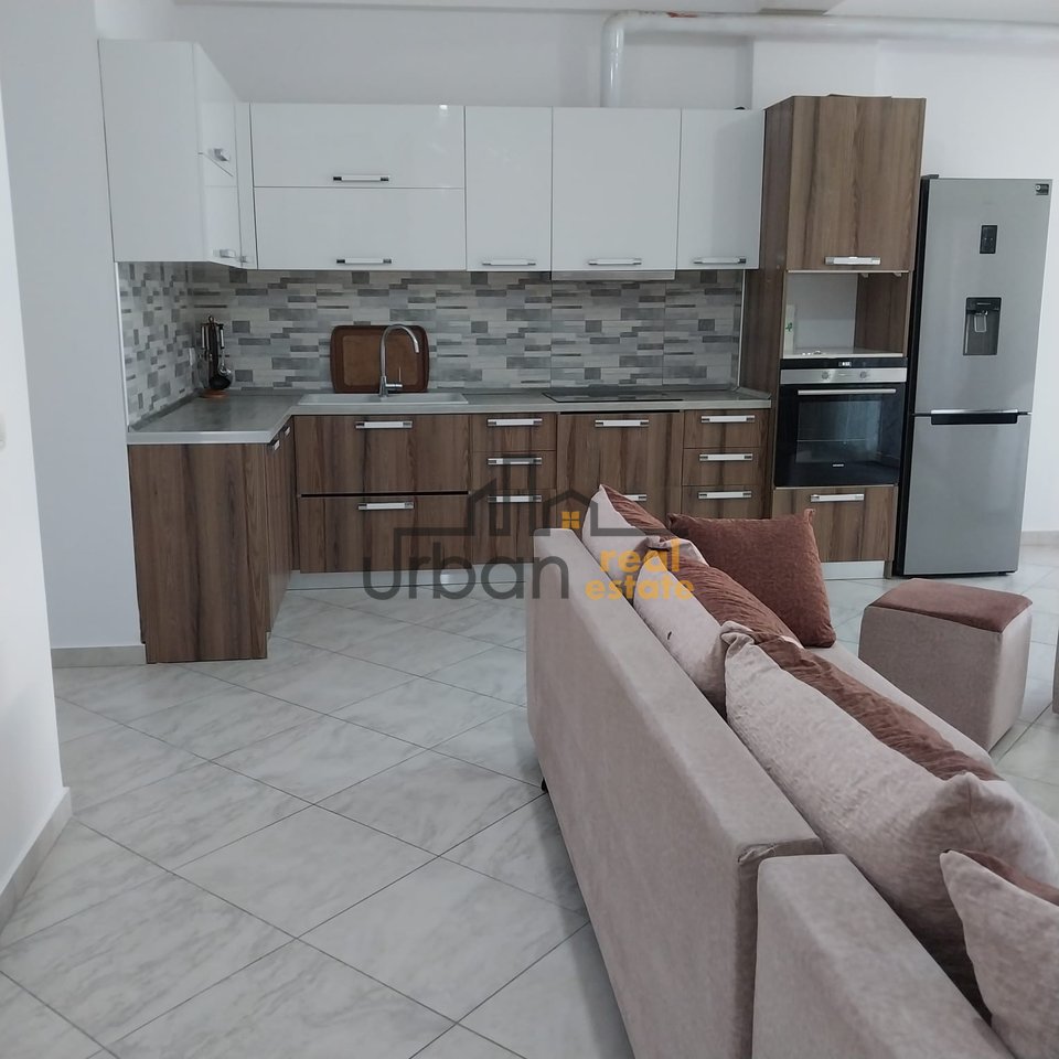 Qera, Apartament 2+1, Fresku, Tiranë - 400€ | 102 m²
