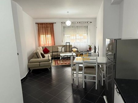 Qera , Apartament 2+1, Kopshti Botanik , Tiranë - 400€ | 90 m²