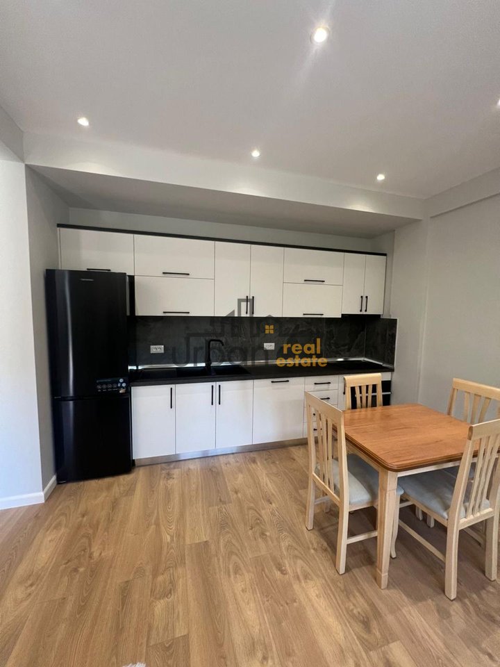 For rent, 1+1 Apartment, Fresku, Tirana - 35,000 Leke | 60 m²