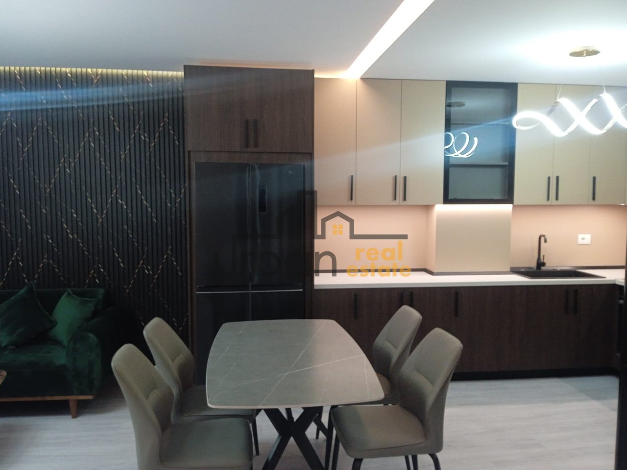 In affitto, Appartamento 2+1+Posto auto, Complesso Tom Doshi, Tirana - 550€ | 120 m²