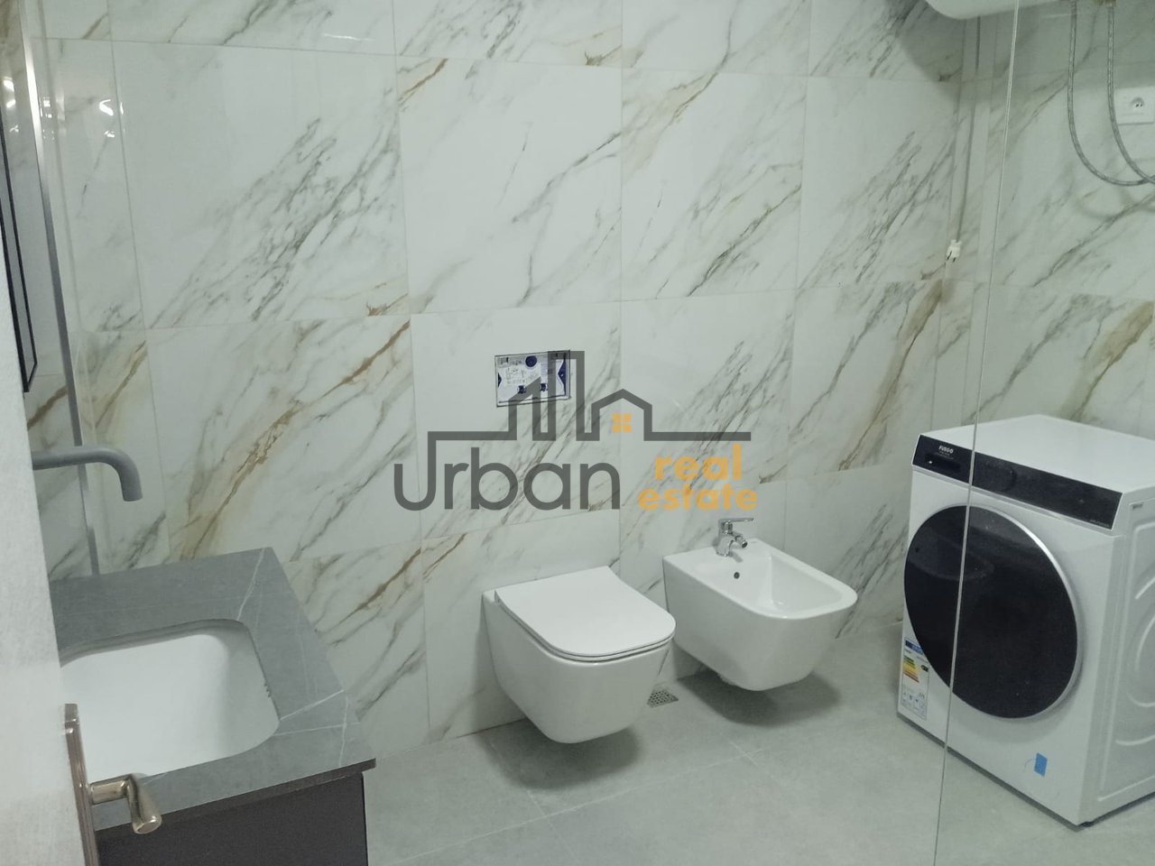 In affitto, Appartamento 2+1+Posto auto, Complesso Tom Doshi, Tirana - 550€ | 120 m²