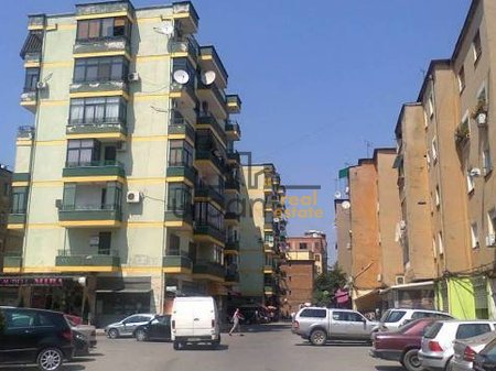 Shitet Apartament 3+1 (2 apartamente 1+1 të bashkuara) – Naim Frashëri - 235.000 € | 125 m2