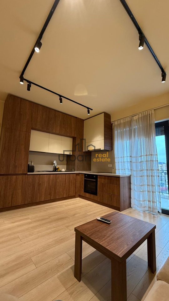 Qera, Apartament 1+1, Rruga Barrikadave, Tiranë - 750€ | 60 m²